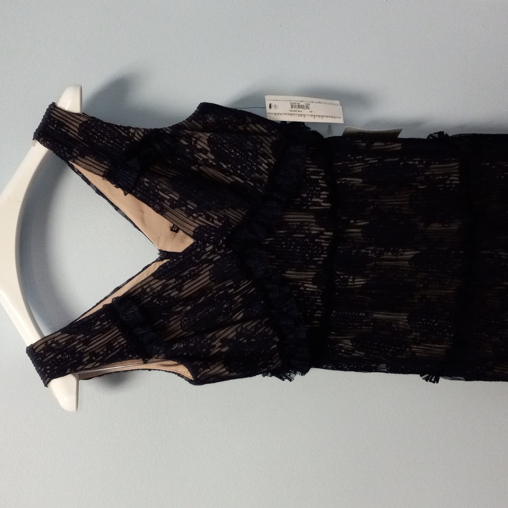 Dress - Picture 2 of 8